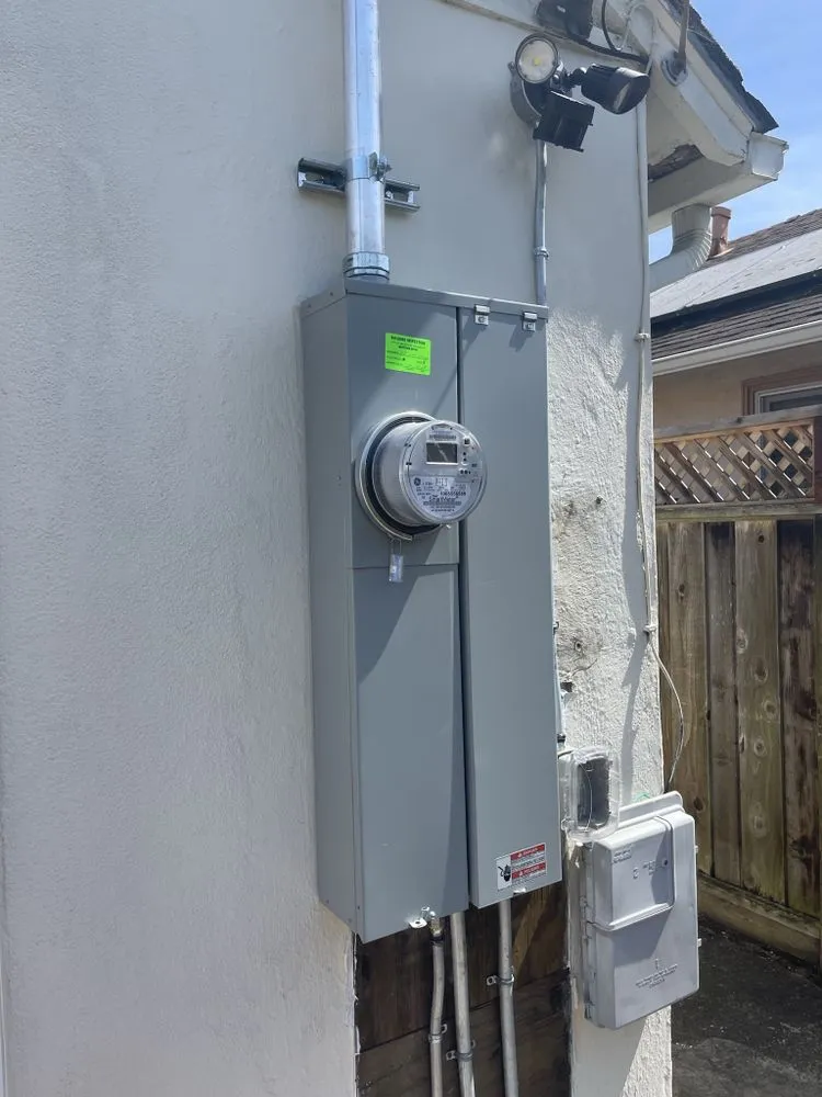 Slide of Vieiras Electric