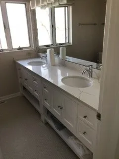 Certified electrician providing lighting installation in , 