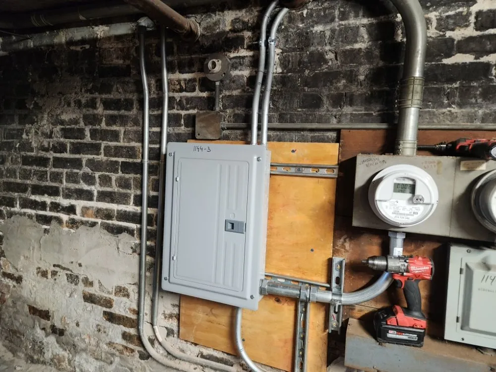 Slide of Vilano Electric