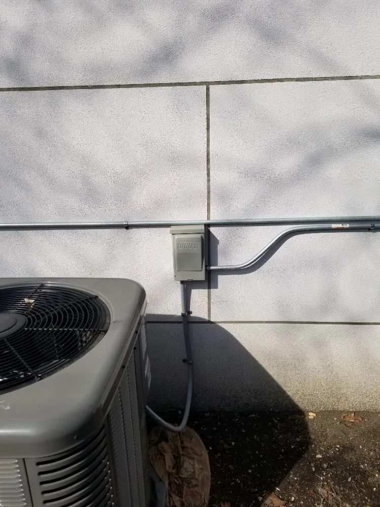 Slide of Vilano Electric