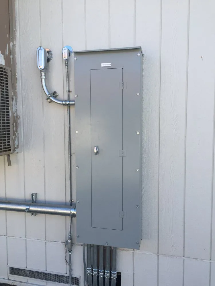 Slide of Vine Electric - Sacramento