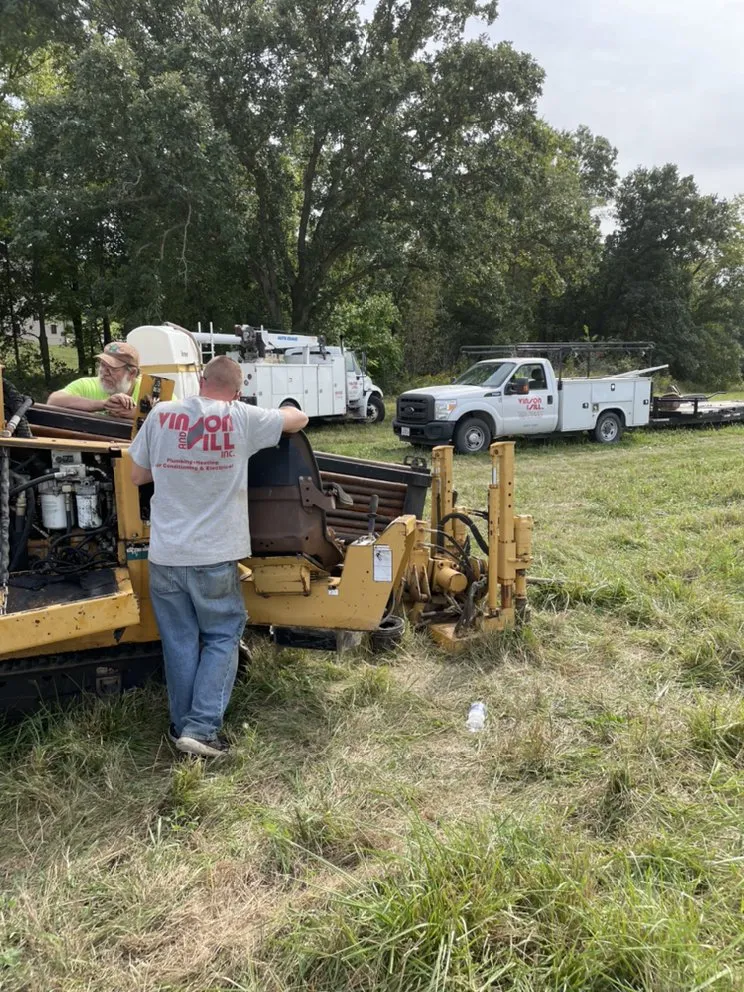 Licensed electrician providing circuit breaker repair in Lima, IL - Vinson and Sill