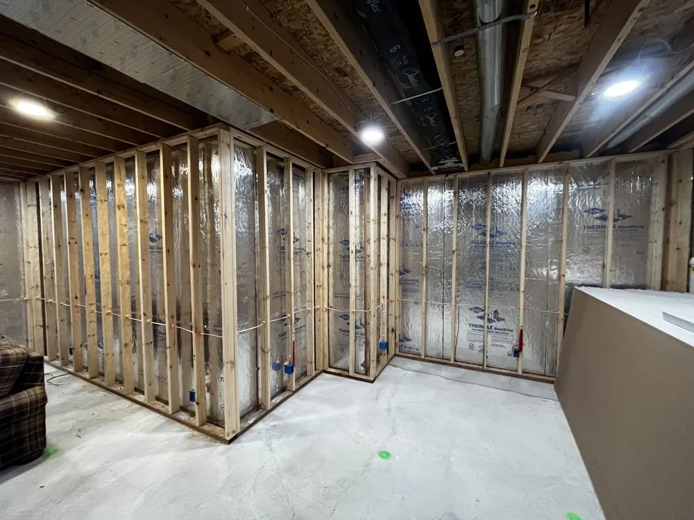 Emergency electrician providing lighting installation in ,