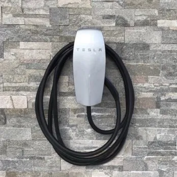 Expert electrician providing lighting installation in , 