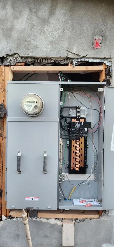 Slide of Vitor's Handyman