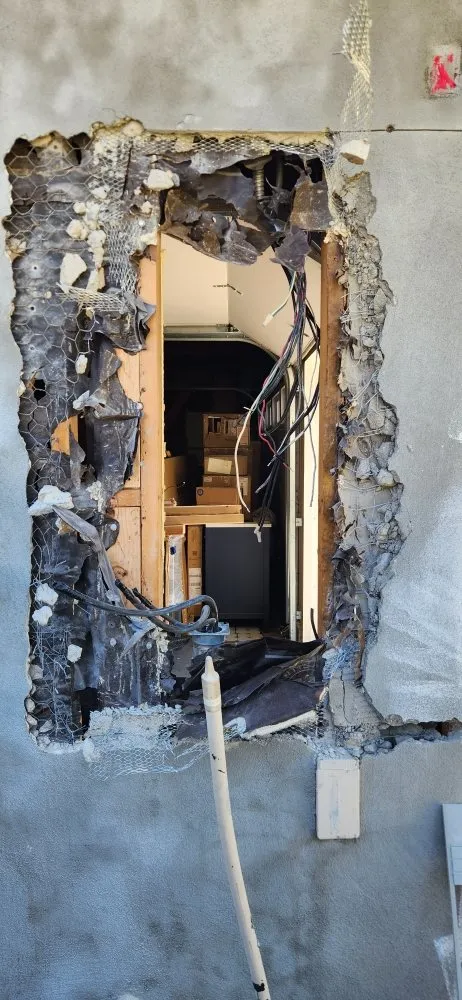 Slide of Vitor's Handyman