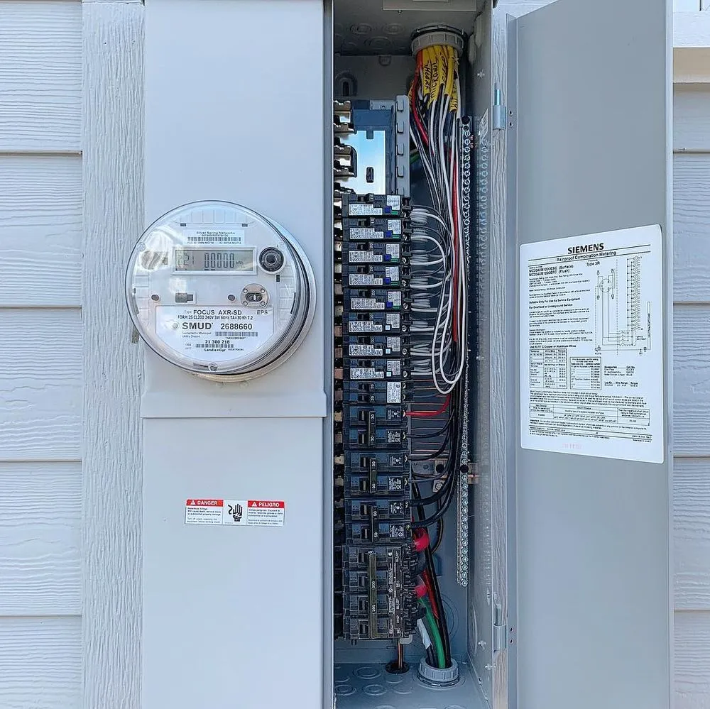 Slide of Vivid Emergency Electrician