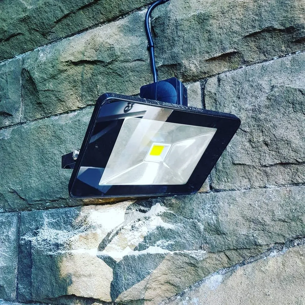 Slide of Vivid Emergency Electrician