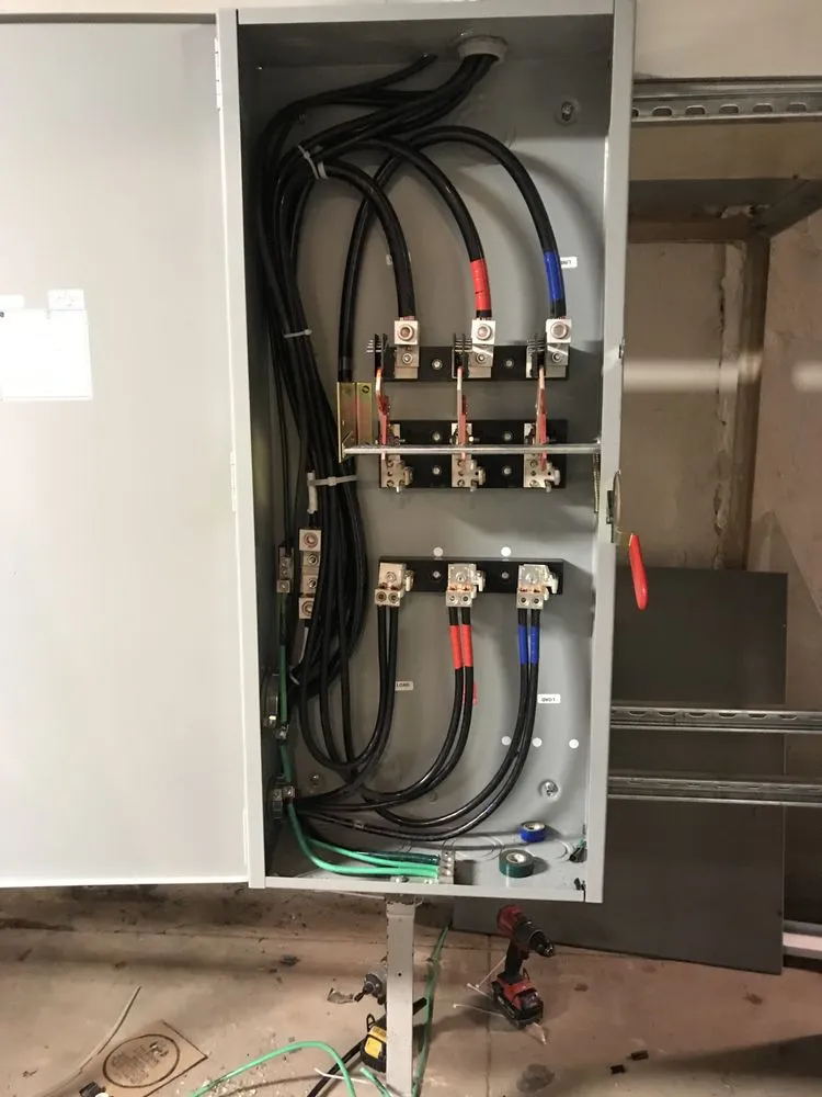 Emergency circuit breaker repair service in , - VJ Electric