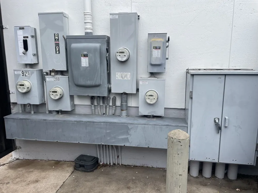 Emergency electrical repair service in , - VJ Electric