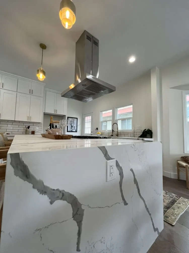 Slide of Volt & More