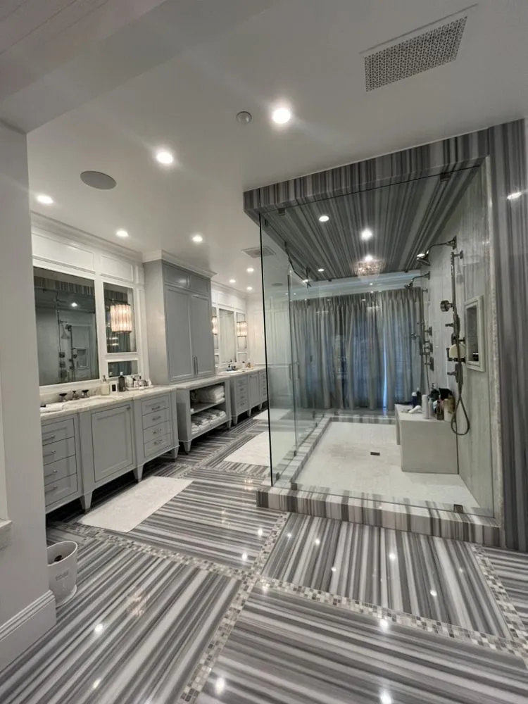 Slide of Volt & More