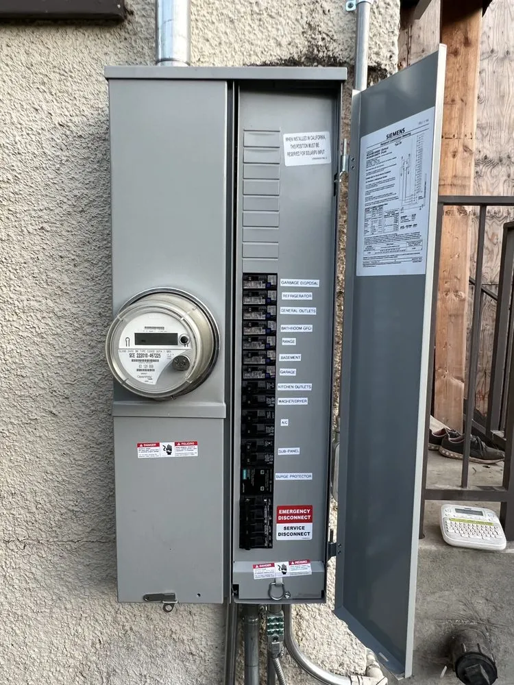 Slide of Volt & More