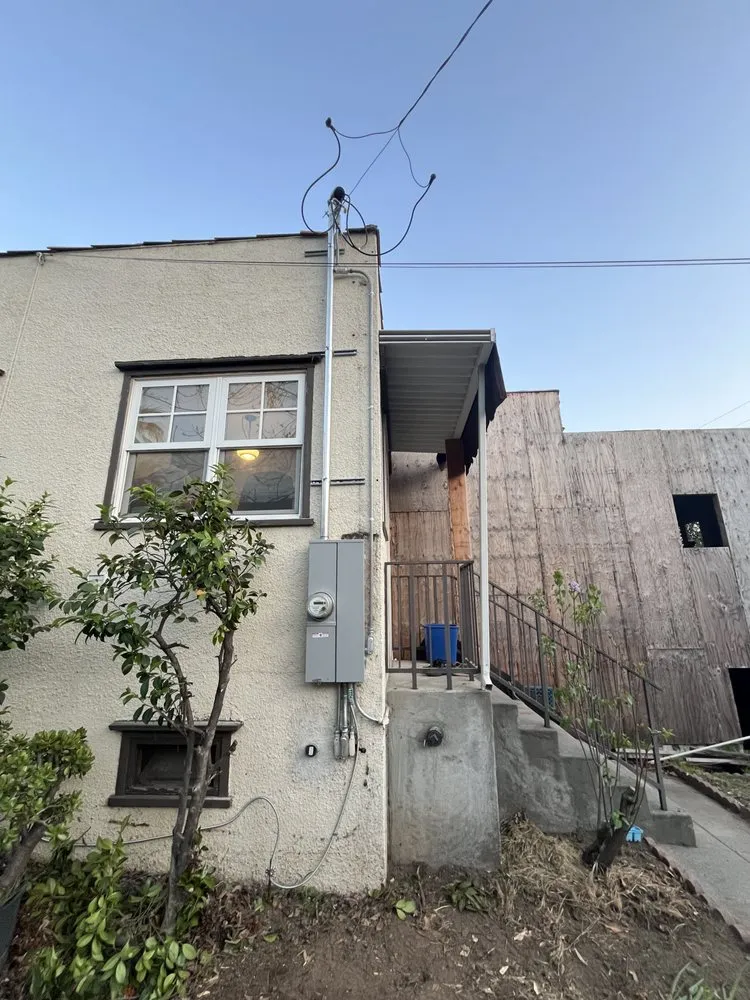 Slide of Volt & More