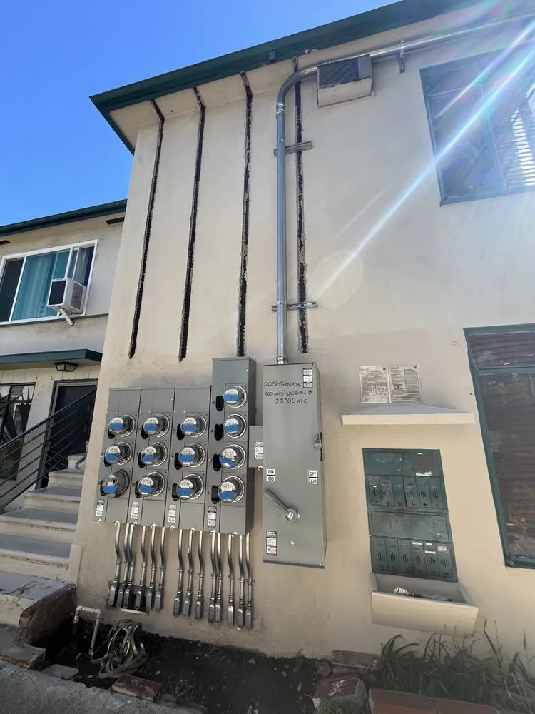 Slide of Volt & More