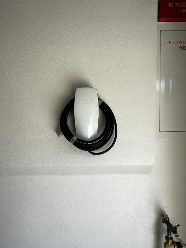 Slide of Volt Tech Electric