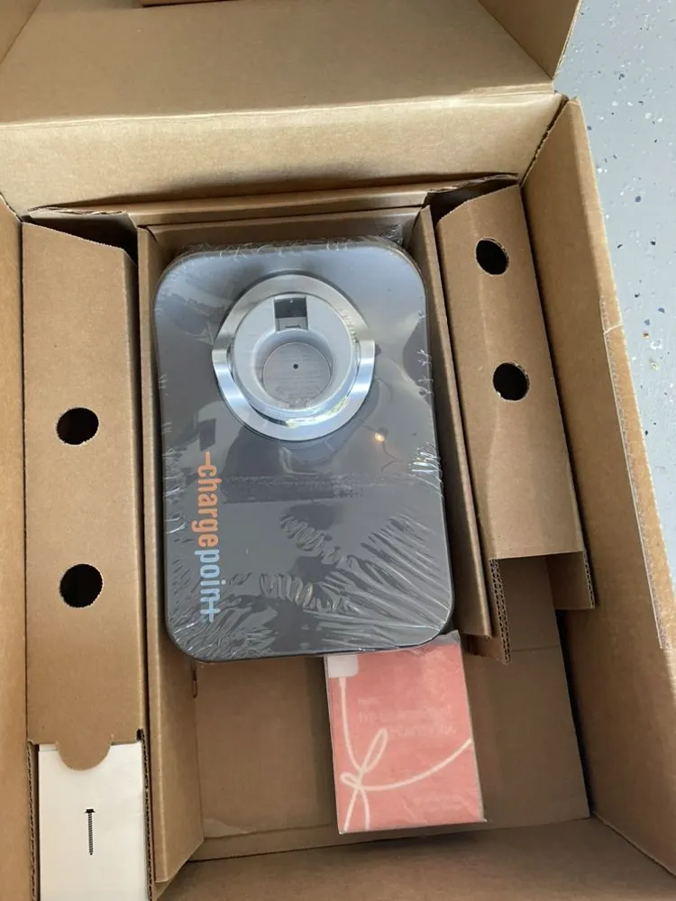 Reliable electrician providing outlet and switch repair in , 