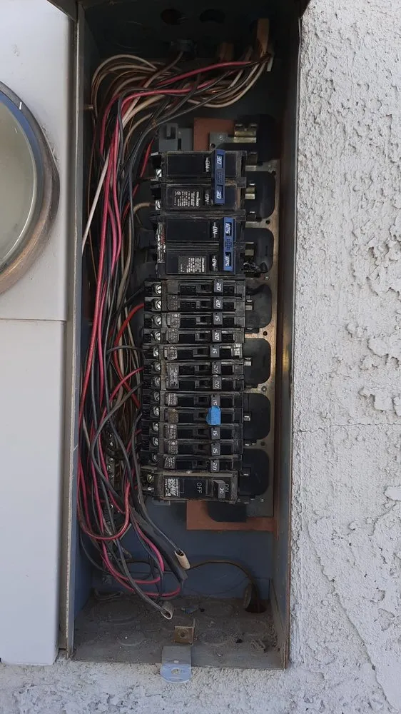 Expert emergency electrical service experts serving ,  - Volta Electric