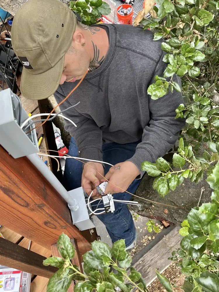 Slide of Volta Nova Electric