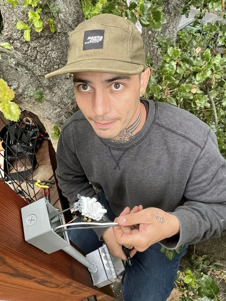 Slide of Volta Nova Electric