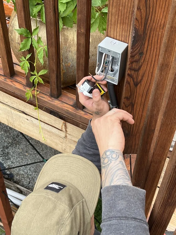 Slide of Volta Nova Electric