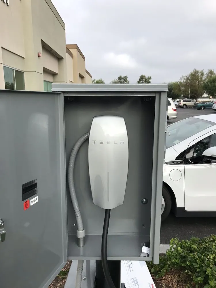 Slide of Voltage Kingz