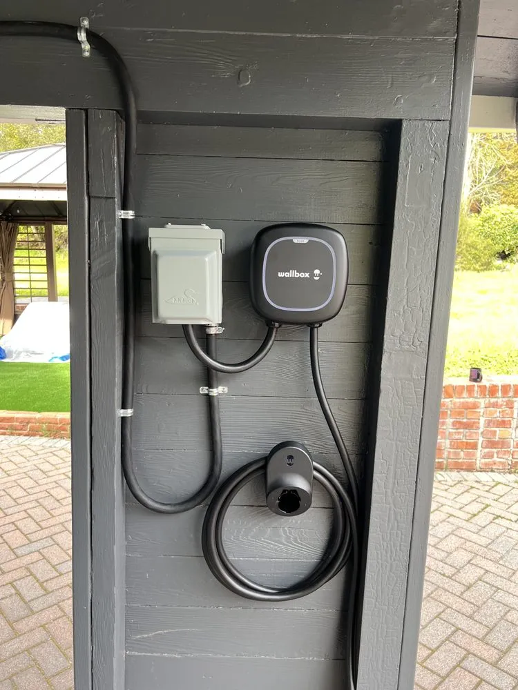 Slide of Voltage Pros Electric