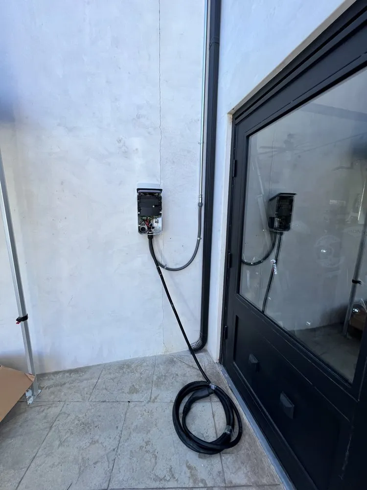 Affordable circuit breaker repair service in San Fernando Valley, CA - Voltaic Electric