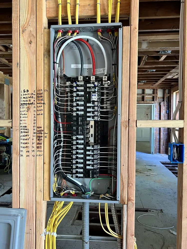Professional emergency electrical service experts serving San Fernando Valley, CA - Voltaic Electric