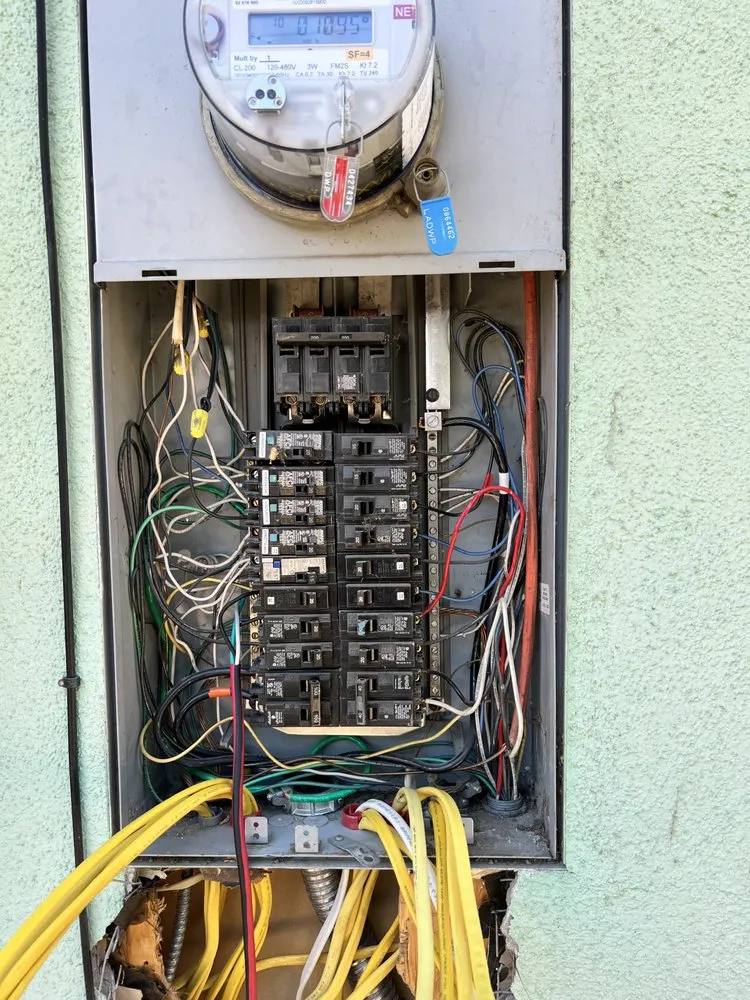Reliable panel upgrade in San Fernando Valley, CA by Voltaic Electric