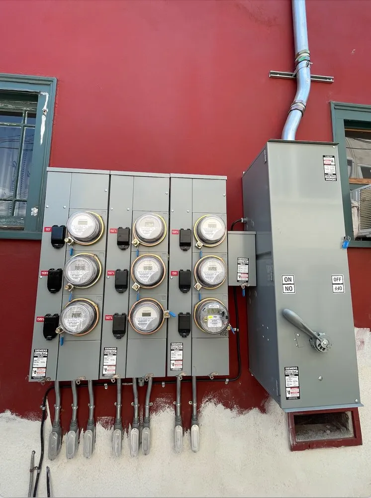 Certified electrician providing circuit breaker repair in Sunland, CA - Voltech Electric