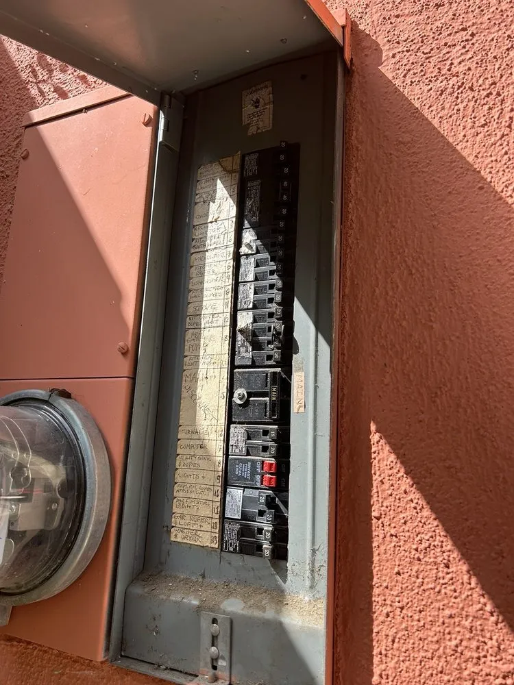 Expert electrician providing lighting installation in Sunland, CA - Voltech Electric