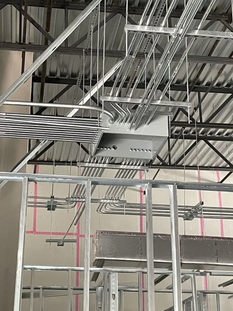 Expert electrical service for homes in emergency electrical service,  by 