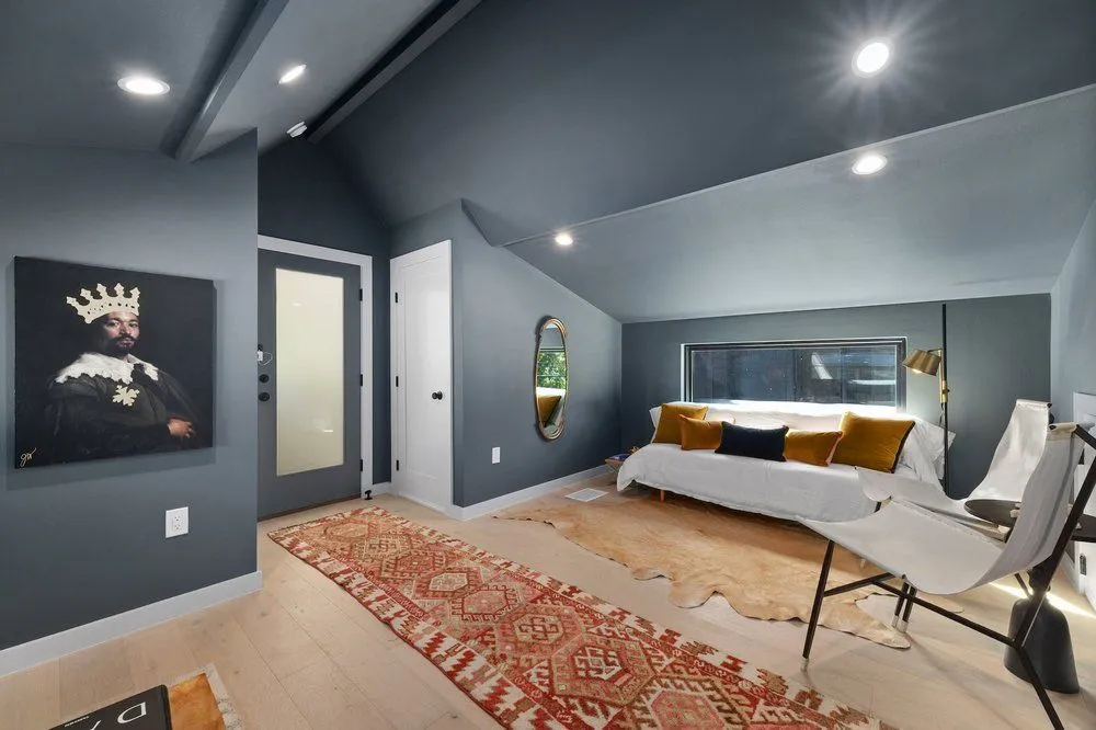 Slide of Volthouse Electric