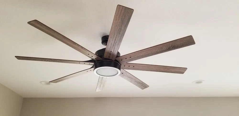 Emergency electrician providing lighting installation in , 