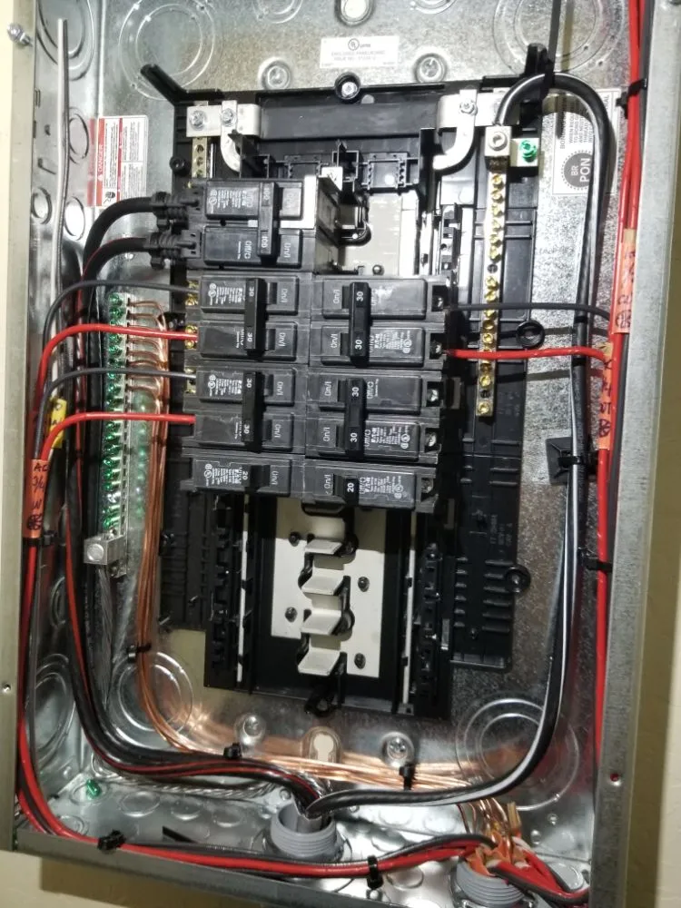 Licensed electrician providing circuit breaker repair in ,