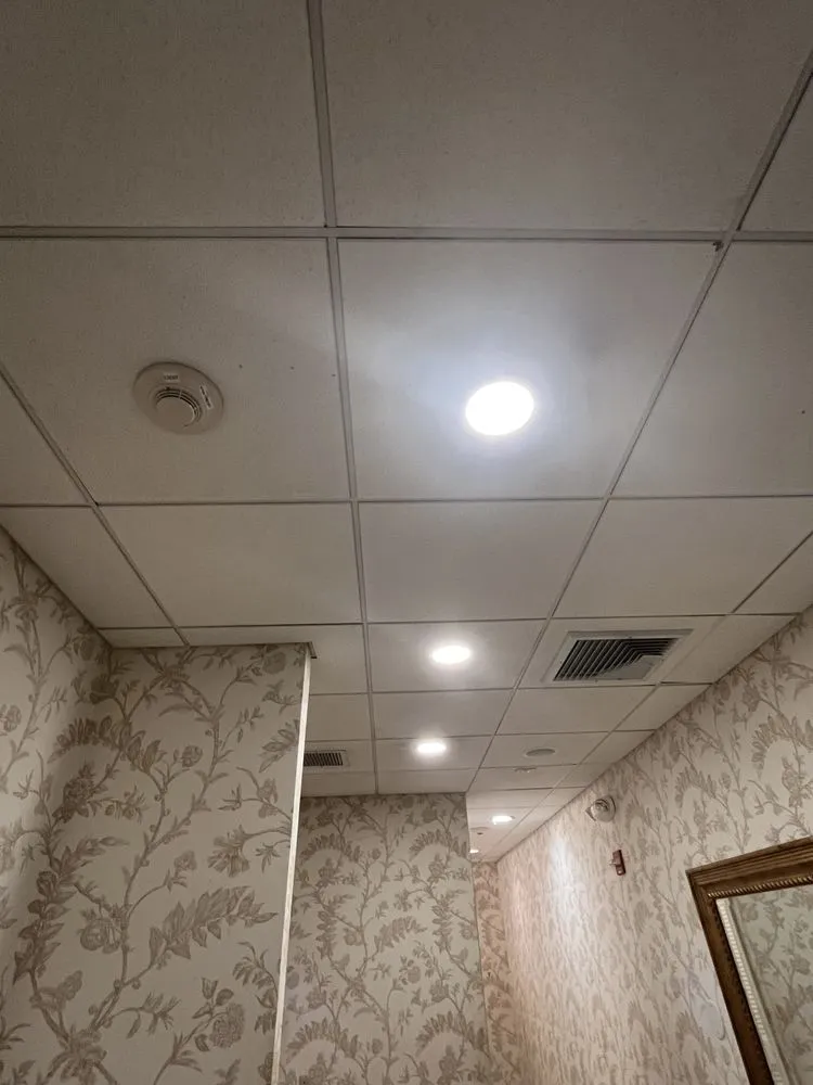 Expert electrician providing circuit breaker repair in ,