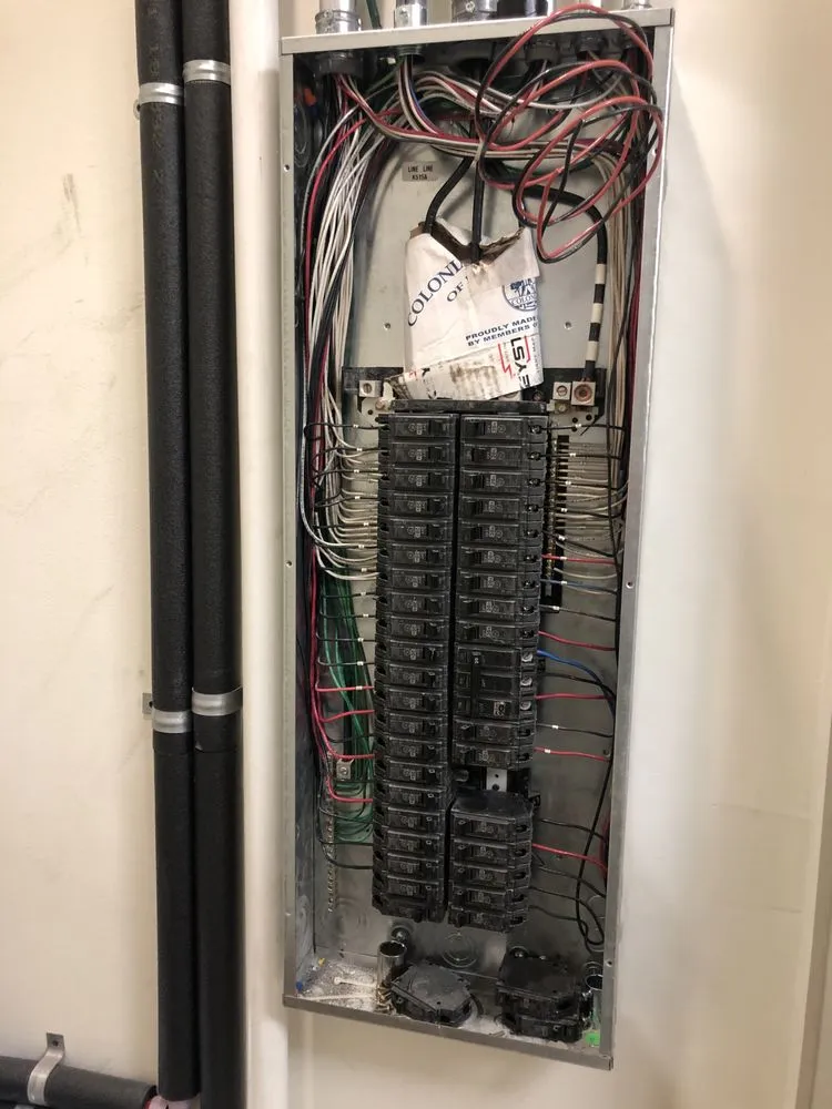 Slide of Vomaz Electric