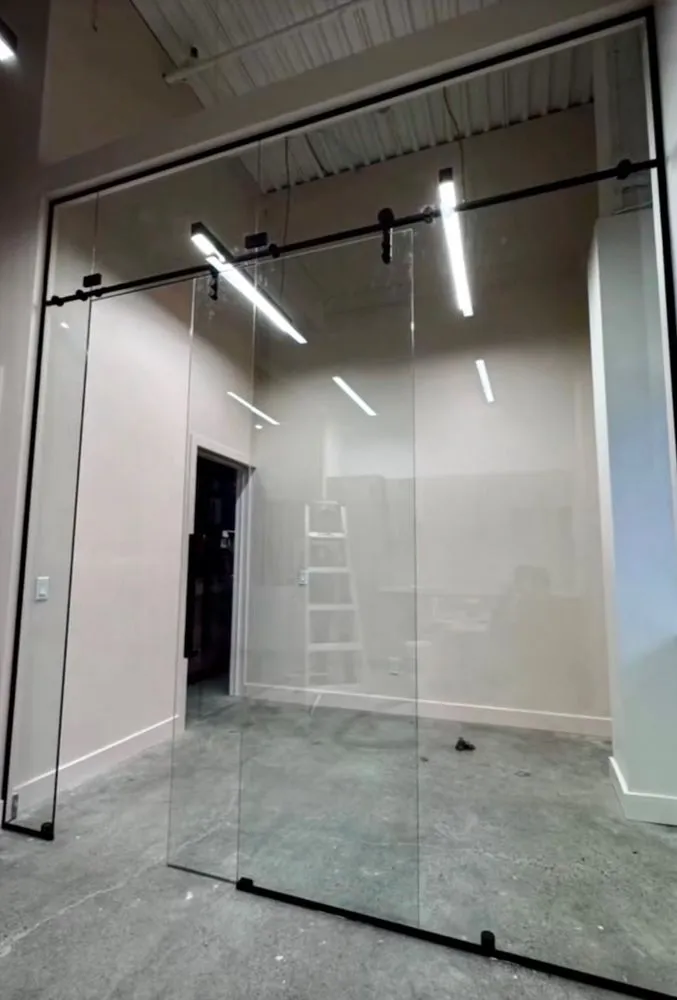 Slide of Vomaz Electric