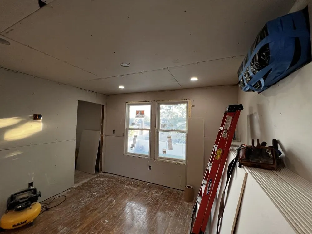 Slide of Vomaz Electric