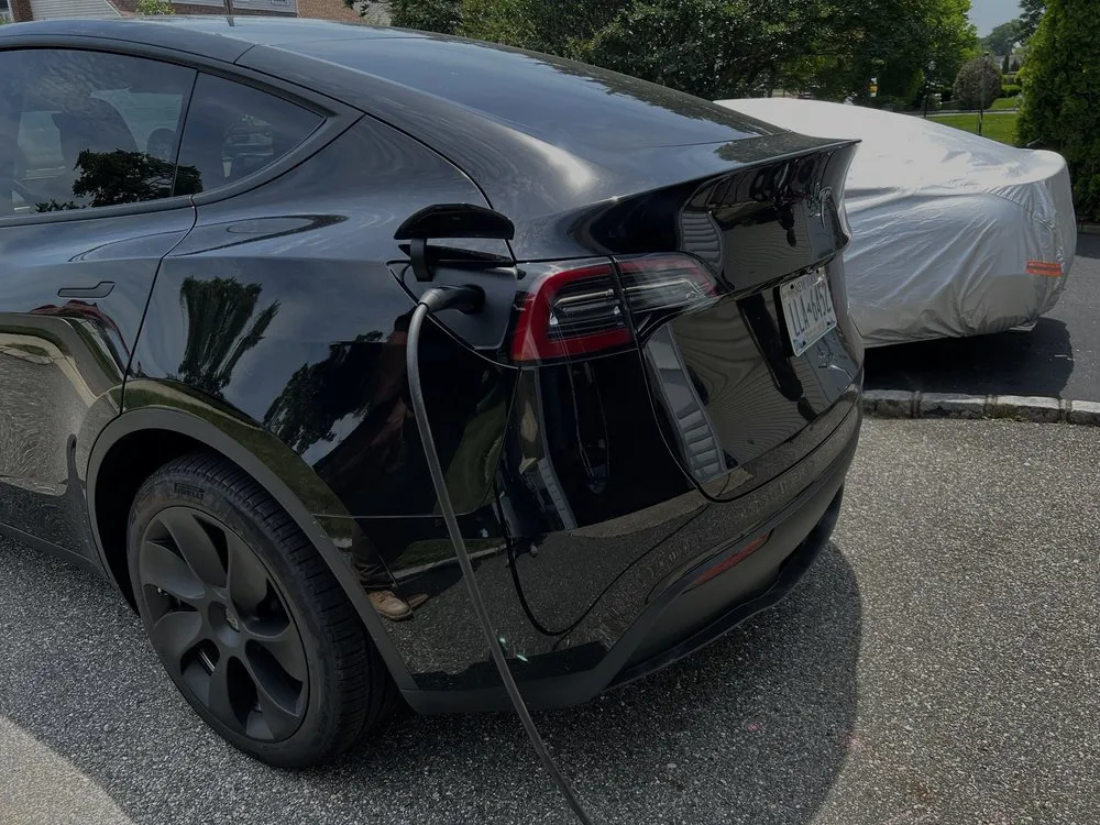 Slide of Vomaz Electric