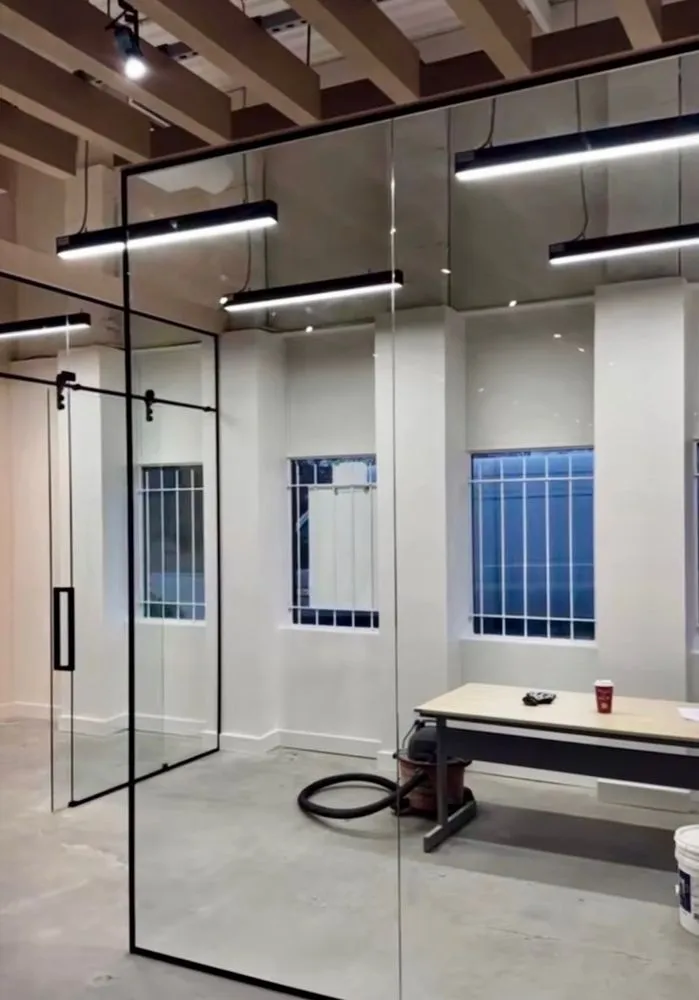 Slide of Vomaz Electric