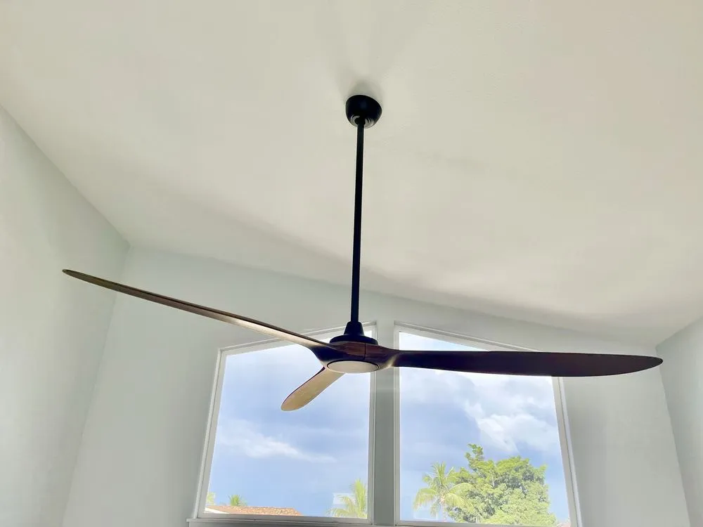Professional electrician providing lighting installation in Kailua-Kona, HI - VP Electric