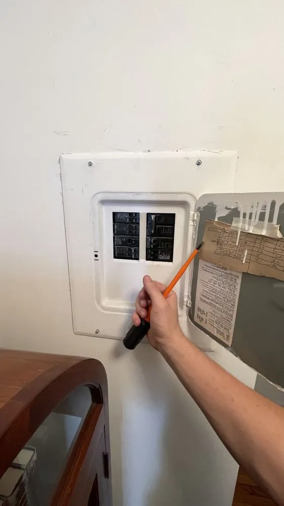 Expert outlet and switch repair service in ,  - VR Electrical Corp