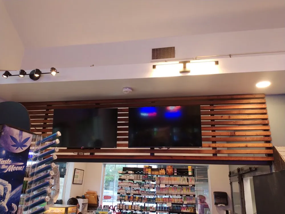 Professional outlet and switch repair in Del Valle, TX by VS Pro Electric