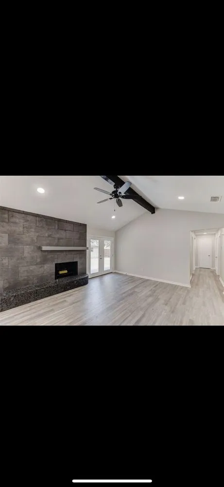 Slide of V&V Home Renovations