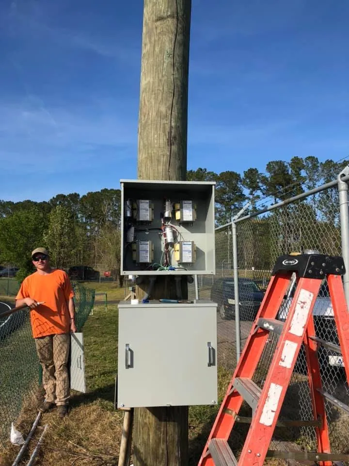 Slide of W & W Electrical Services