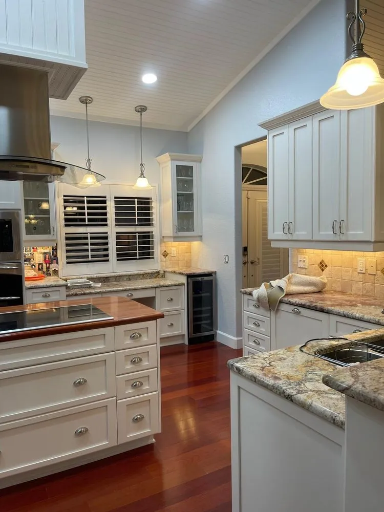 Reliable emergency electrical service service in ,  - W Lopez Handyman and Electrical Services