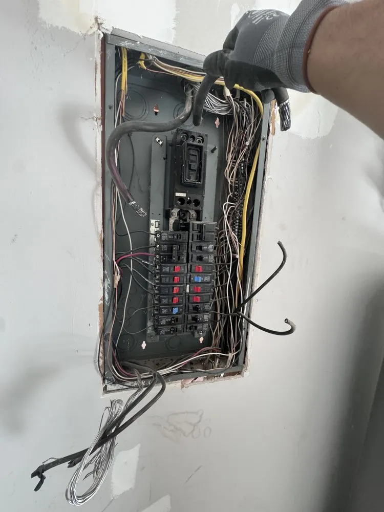 Slide of WaDe houses electricity