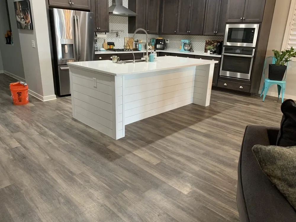 Professional electrician providing electrical repair in , 